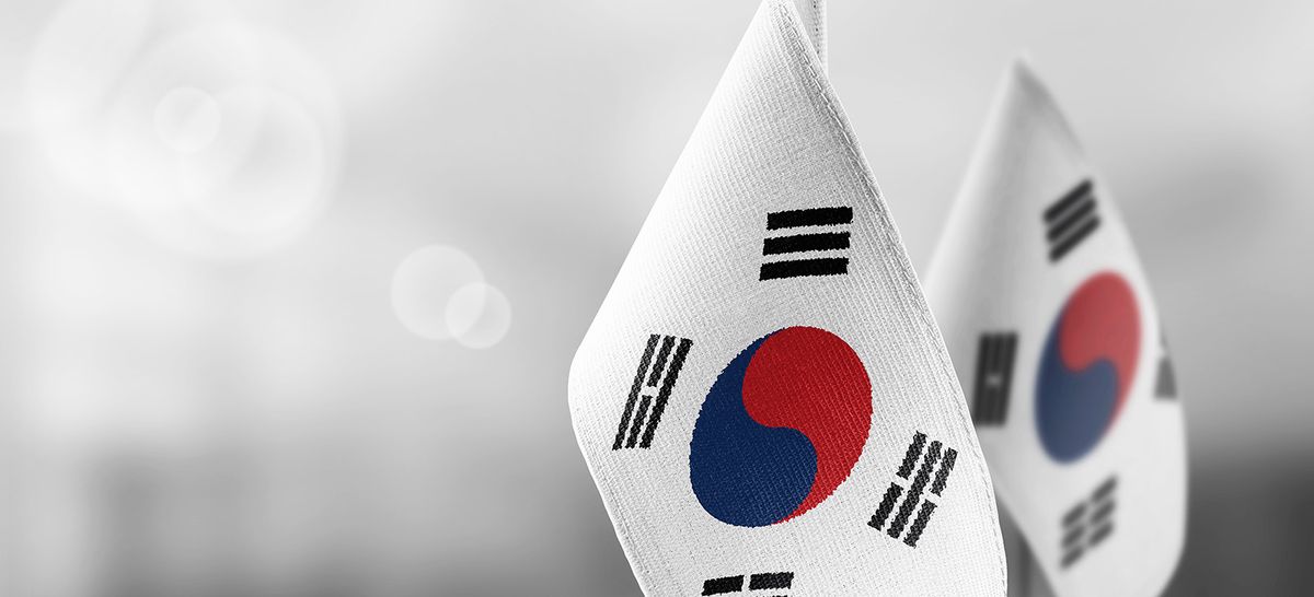 Small,National,Flags,Of,The,South,Korean,On,A,Light, terrortámadás