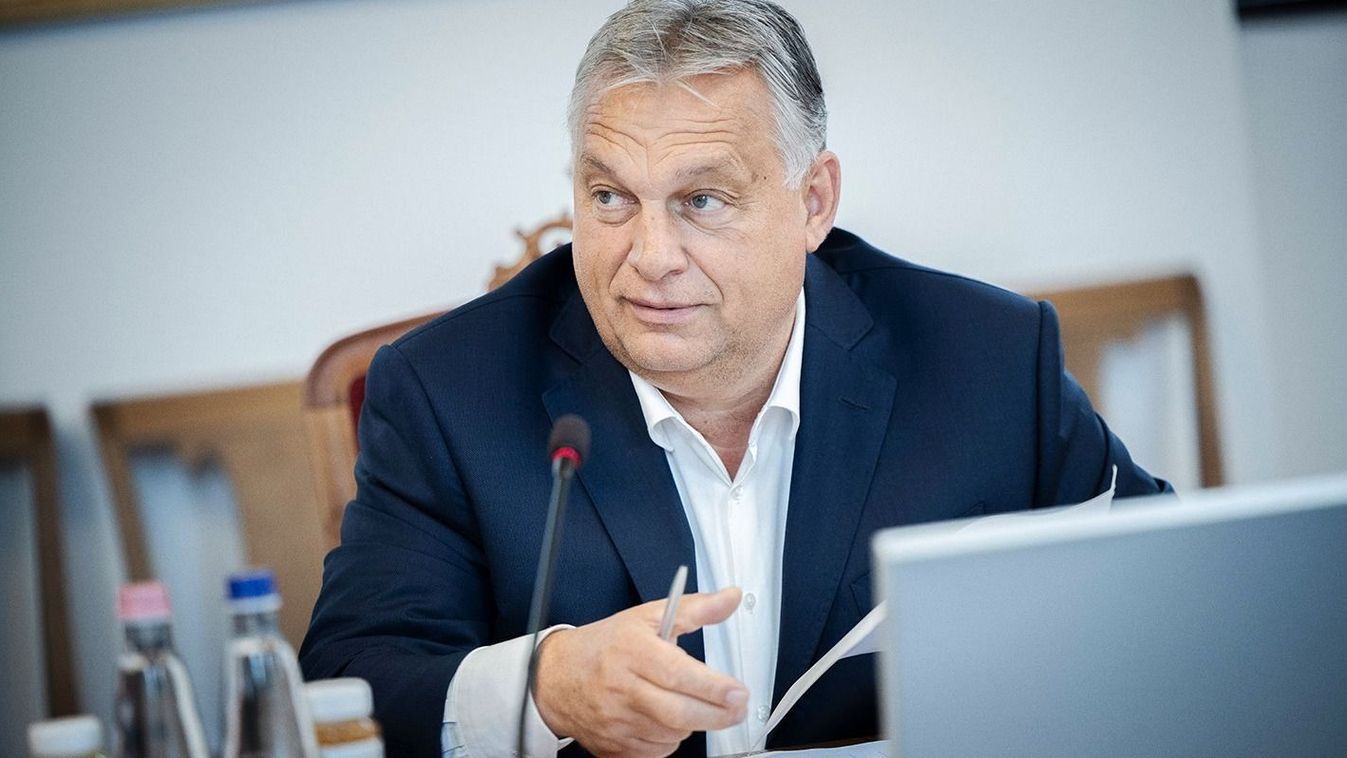 Perceken belül elérhető lesz Orbán Viktor interjúja – videóközvetítés