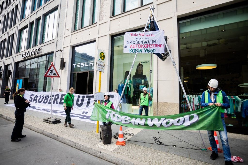 Protest against Tesla expansion - Berlin