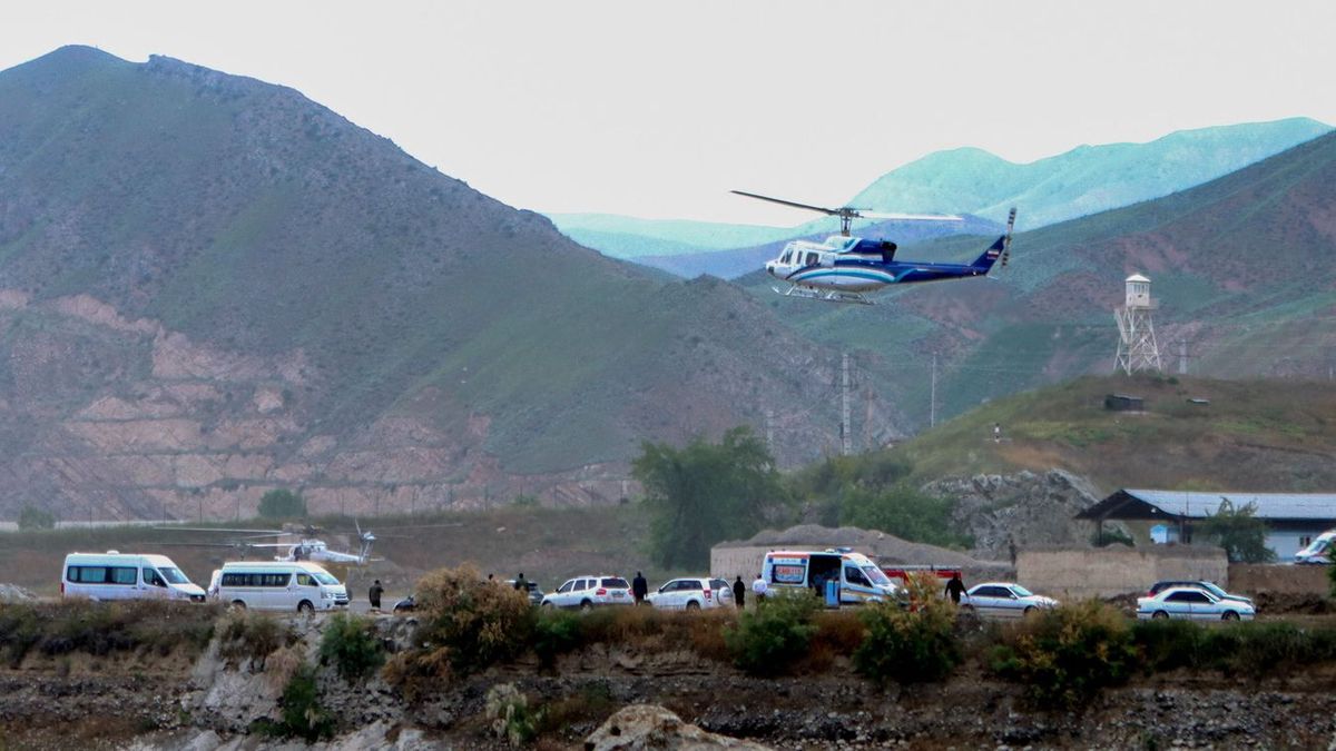 Az iráni elnök helikopterének két utasával felvették a kapcsolatot – leállították a légi keresést