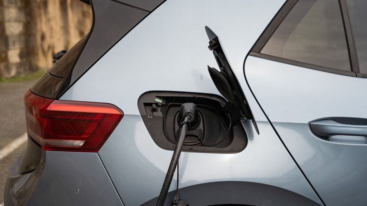 Ádáz harc dúl az elektromos töltők előtti helyekért New Yorkban