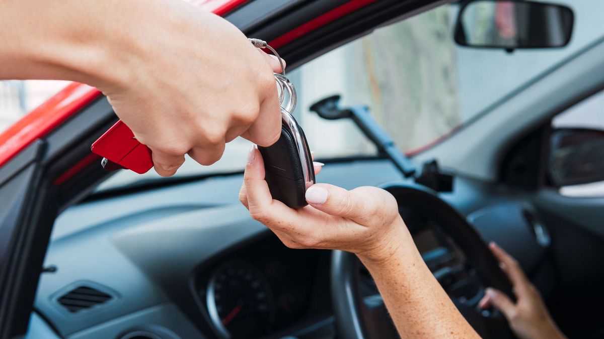 Használtautó-piac: kinyitották a pénztárcájukat a magyarok – úgy viszik az Opeleket, Suzukikat, Volkswageneket, mint a cukrot