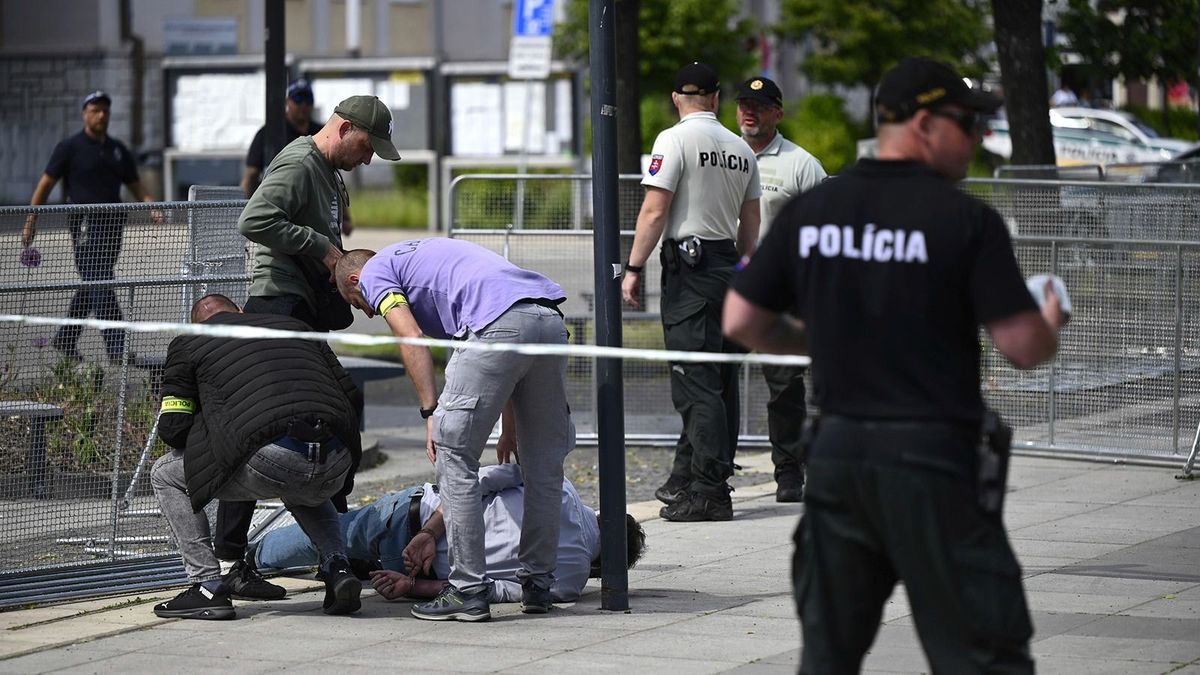 Fico elleni merénylet: forrong az ország, politikai háború körvonalazódik Szlovákiában