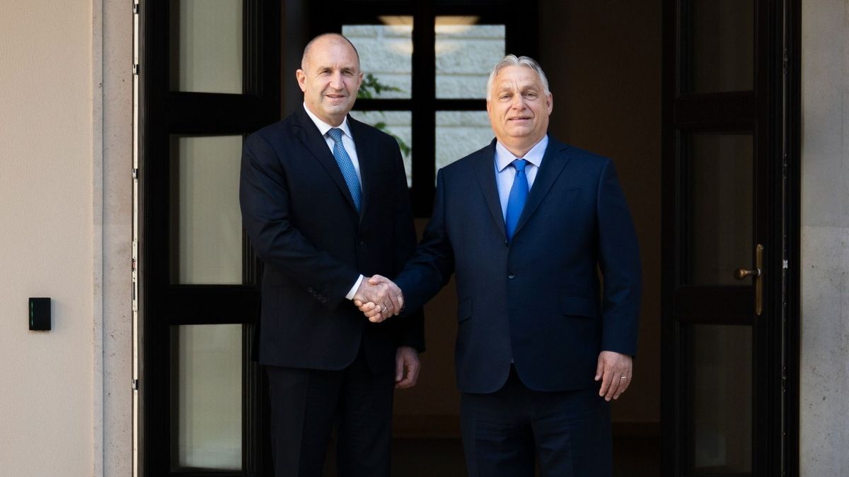 Megérkezett a bolgár államfő: Orbán, Szijjártó és Sulyok Tamás már tárgyalt is vele