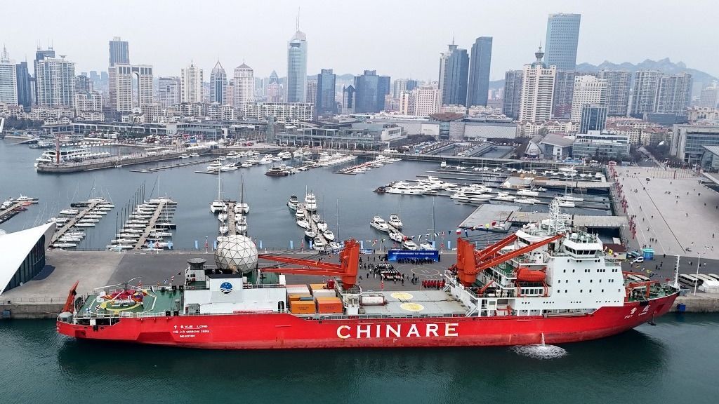 (EyesOnSci)CHINA-SHANDONG-QINGDAO-ICEBREAKER XUELONG-ARRIVAL (CN) kína