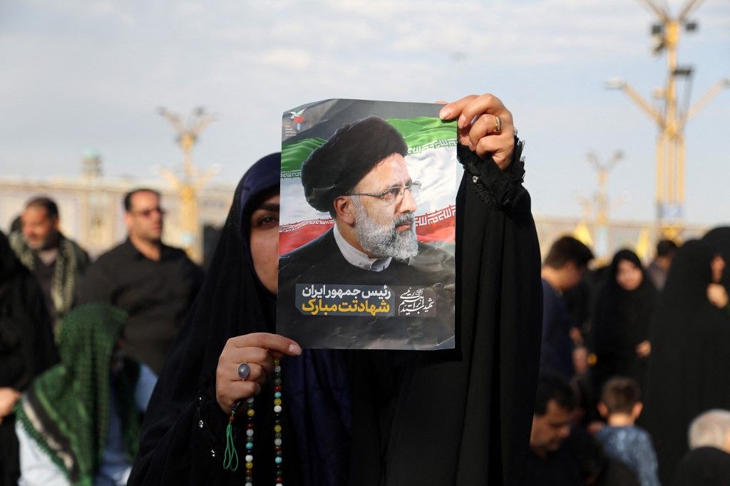 MASHHAD, IRAN - MAY 23: Iranians attend the funeral of late president Ebrahim Raisi in the city of Mashhad, Iran on May 23, 2024. Raisi and seven members of his entourage, including foreign minister Hossein Amir-Abdollahian, were killed in a helicopter crash on a fog-shrouded mountainside in Iran on May 19. Fatemeh Bahrami / Anadolu (Photo by Fatemeh Bahrami / ANADOLU / Anadolu via AFP) Irán