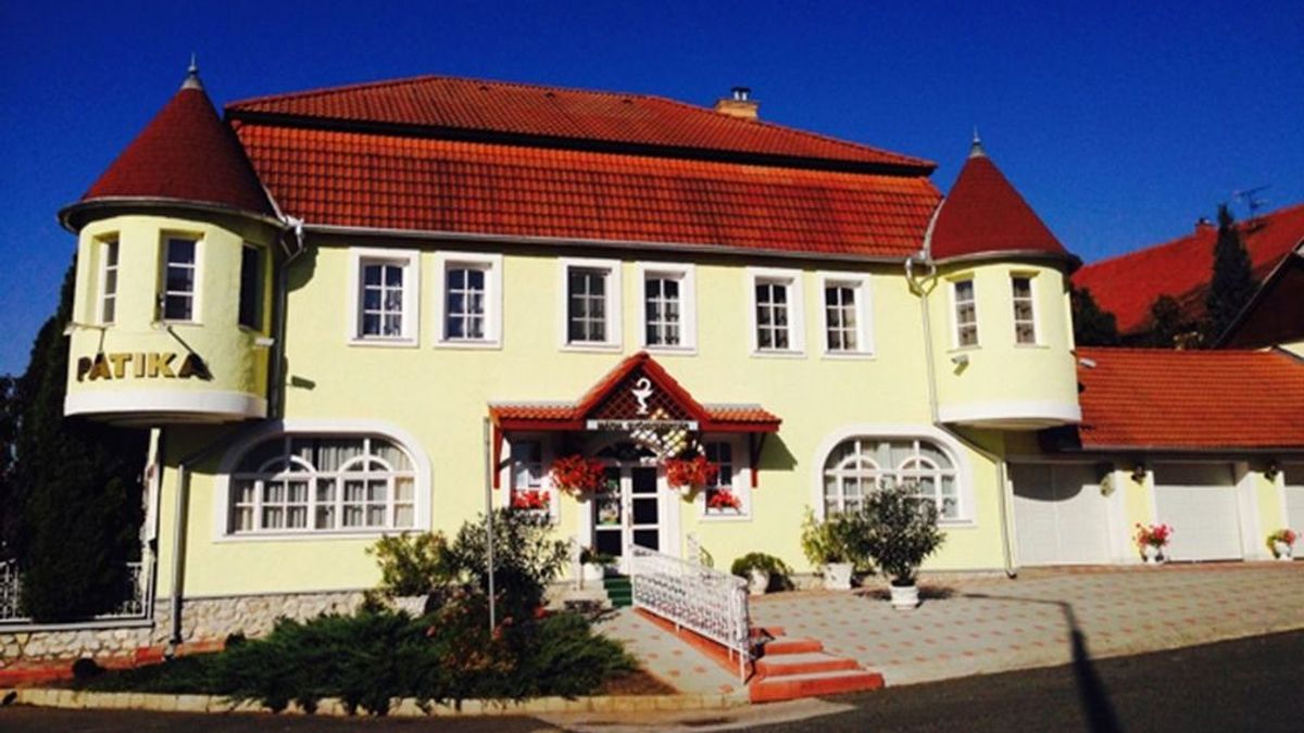 Harmincéves a Mária Gyógyszertár (x)