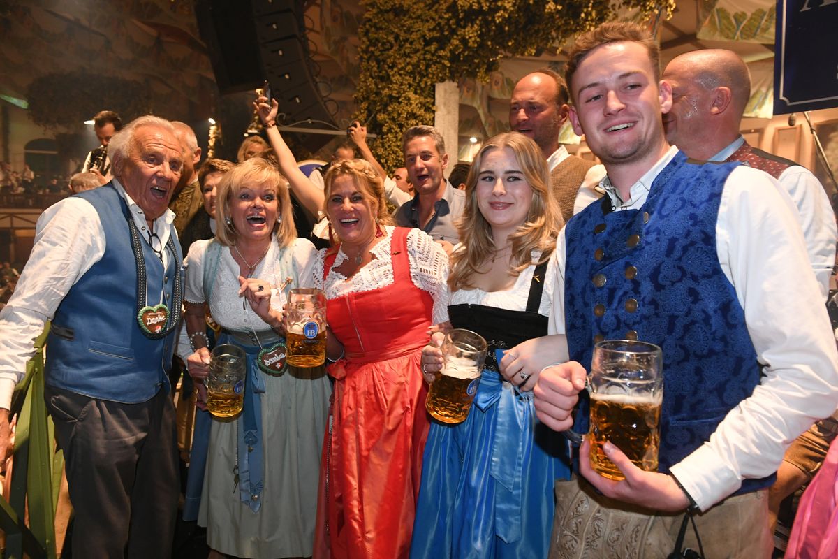 Closing of the 188th Munich Oktoberfest, Gigi D'Agostino, L'Amour Toujours