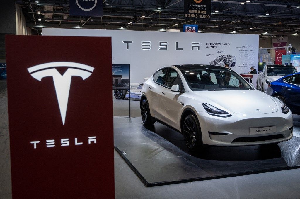 Musk Elon: Tesla Model 3 China 
Hong Kong International MotorXpo