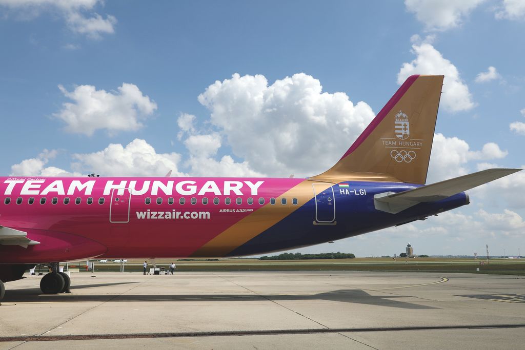 team hungary 
wizzair