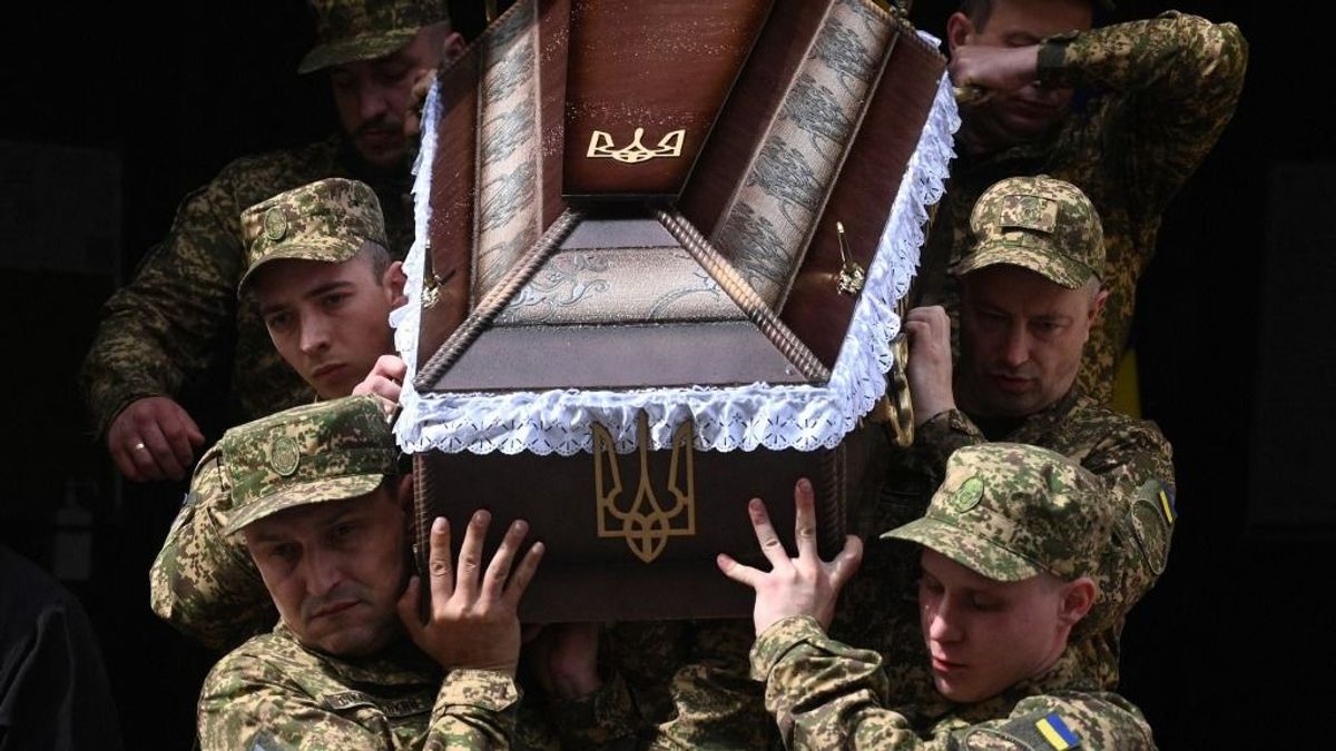Ukrajna csak idén 111 ezer katonát veszített