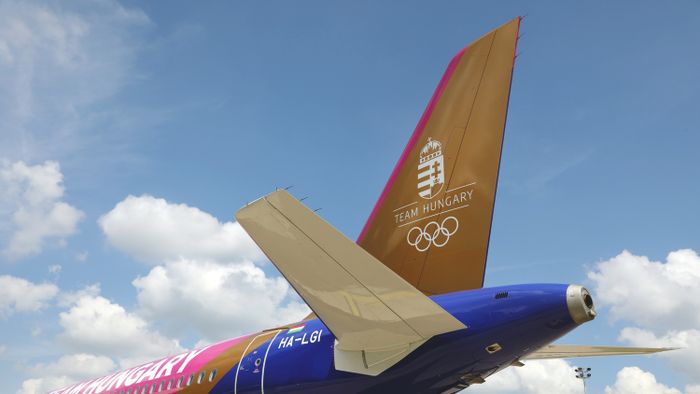 team hungary 
wizzair