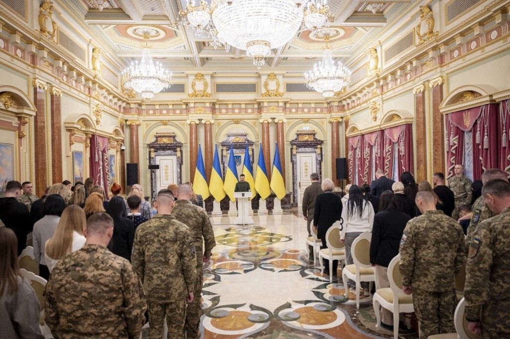 Volodymyr Zelenskyy presents housing certificates to Ukrainian soldiers
ukrán hadsereg