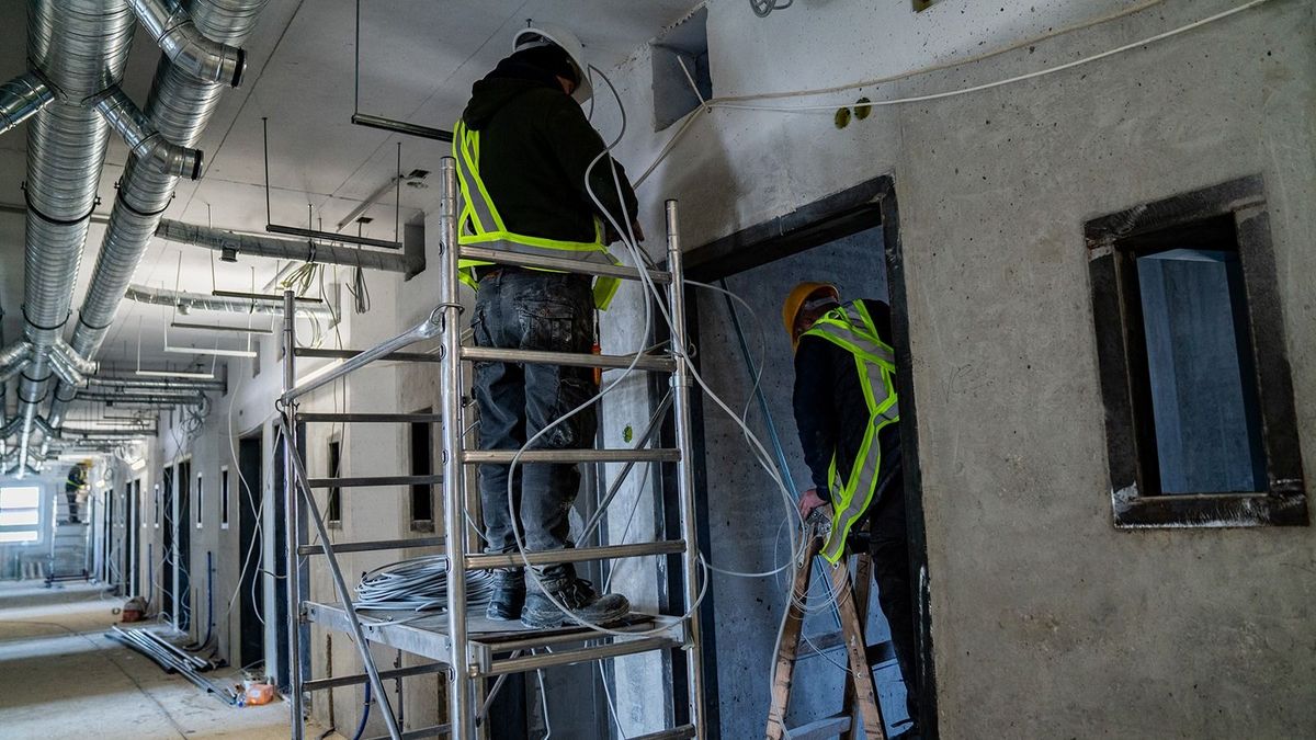 Többen rosszul lettek a csengeri börtön építése közben