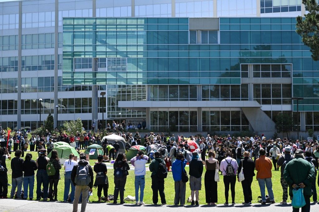SAN FRANCISCO, CALIFORNIA - APRIL 29: A view of encampment at the San Francisco State University (SFSU) as students and Pro-Palestinian protesters are gathered to protest Israeli attacks on Gaza, in Stanford, California, United States on April 29, 2024. Tayfun Coskun / Anadolu (Photo by Tayfun Coskun / ANADOLU / Anadolu via AFP)