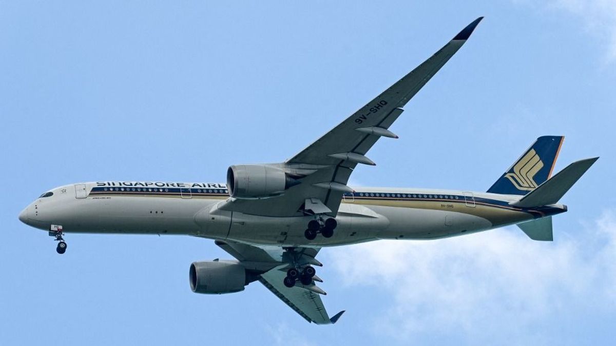 Megszólalt a Singapore Airlines vezérigazgatója, miután egy ember meghalt a turbulenciába került járatukon