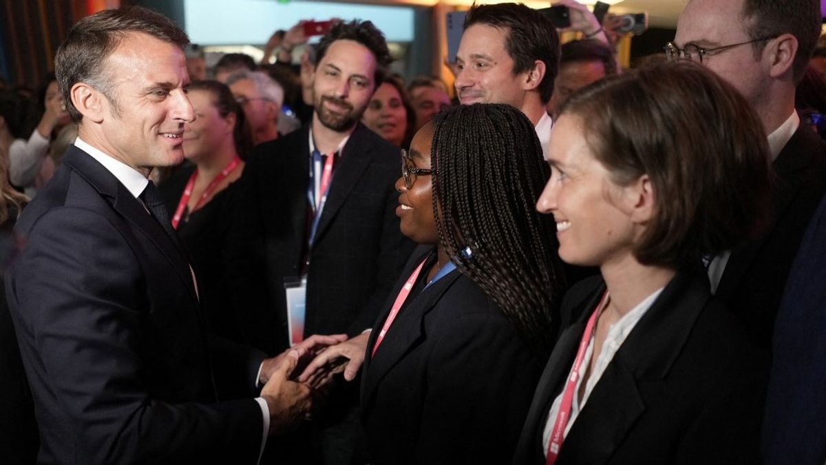 Macron delejezi a multikat, futószalagon érkeznek a nagy beruházások