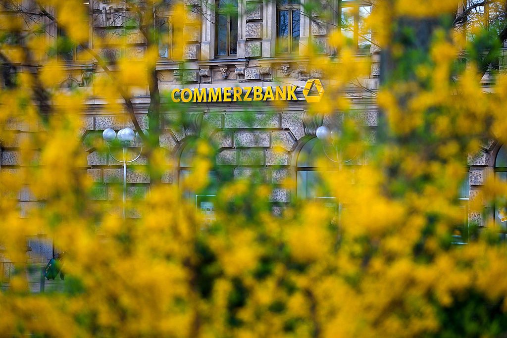 Frankfurt's Financial District As German Business Confidence Falls Due To Sanctions Against RussiaThe logo for Commerzbank AG sits on display outside a bank branch in Frankfurt, Germany, on Monday, March 24, 2014. German business confidence fell for the first time in five months as companies assess the risks to trade from escalating European Union sanctions against Russia. Photographer: Krisztian Bocsi/Bloomberg via Getty Images nyugati bankok