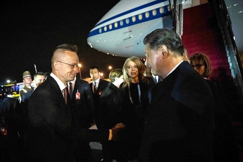 SZIJJÁRTÓ Péter; HSZI Csin-ping