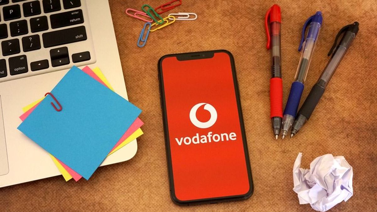 Új nevet kap a Vodafone, tetőzik a Duna, vadászpuskával a drónok ellen az oroszok – heti összefoglaló