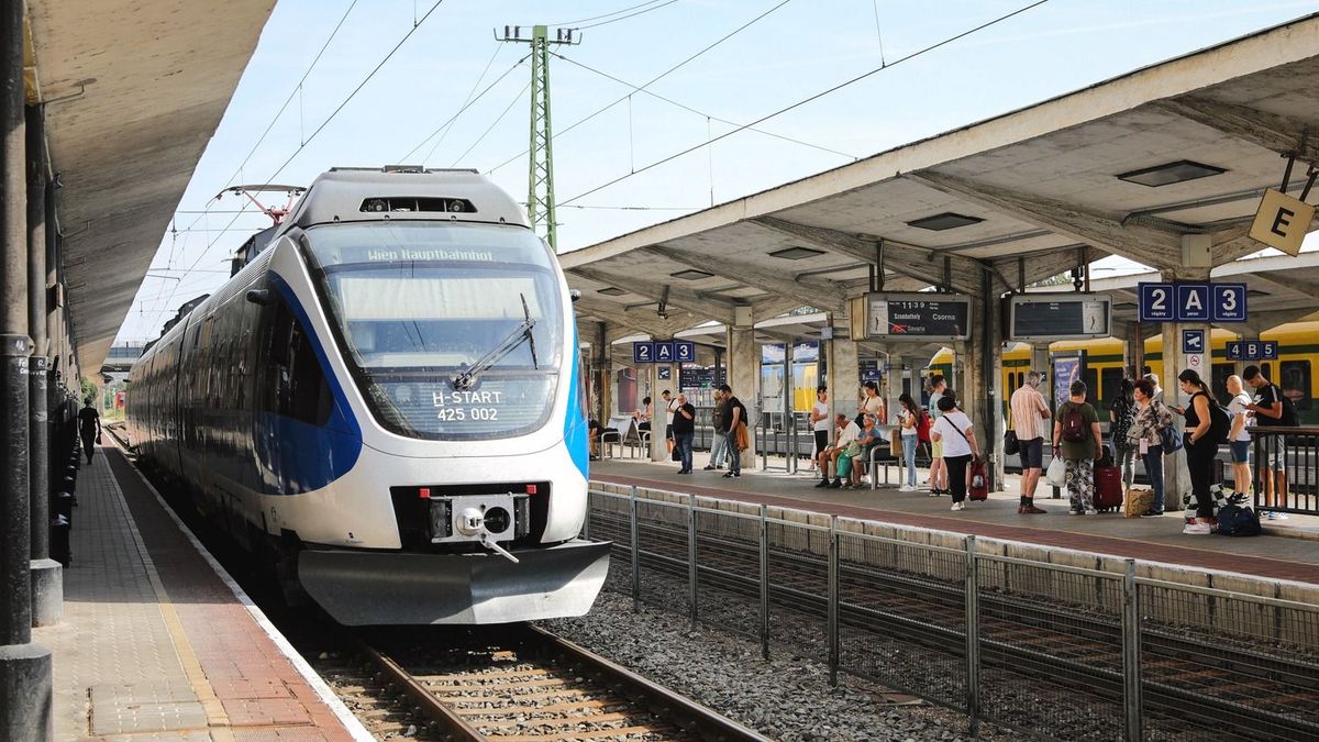Egész napos razziát tart a rendőrség a vonatokon csütörtökön