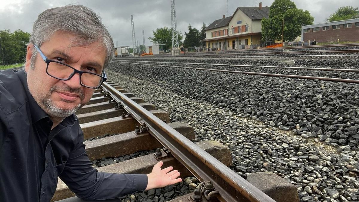 Budapest–Belgrád vasútvonal: Hadházy Ákos „leleplezte” a kínai beruházást, de lyukra futott – Lázár János helyretette