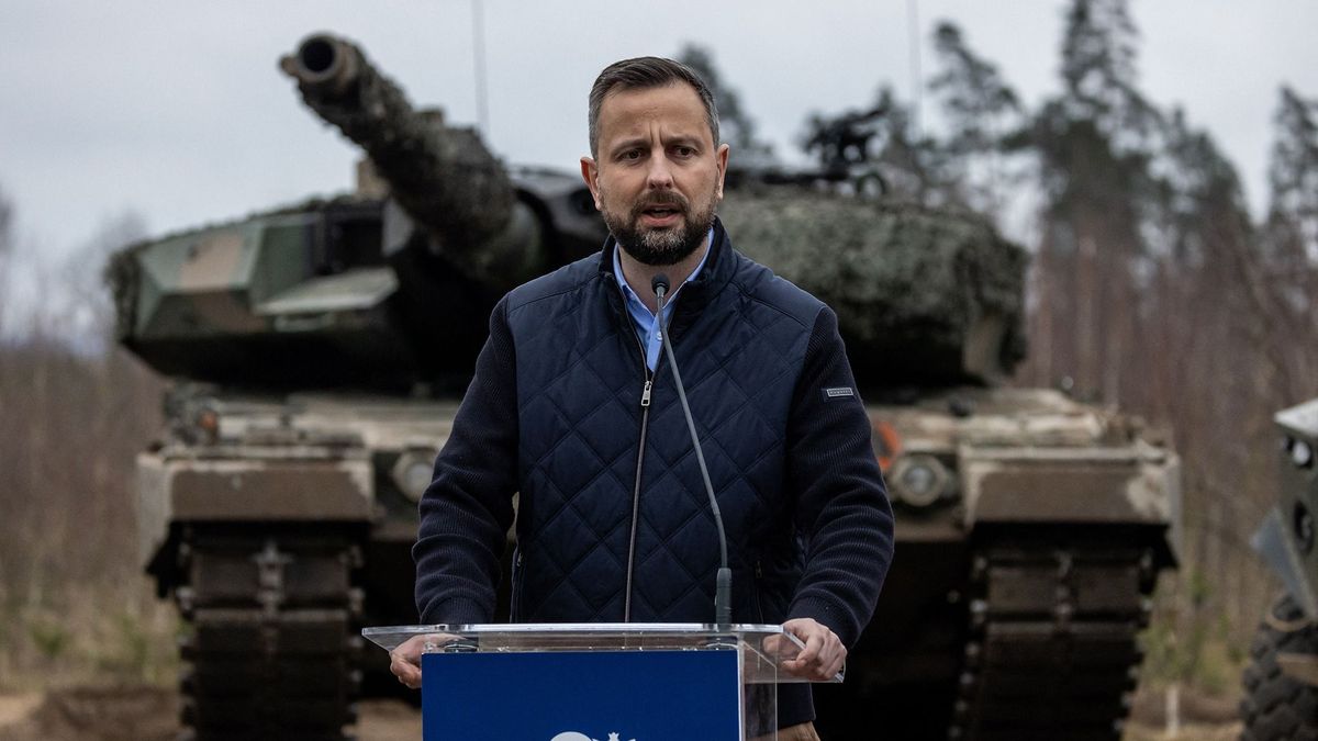 Totális háború: a lengyel védelmi miniszter már felkészült az evakuálásra