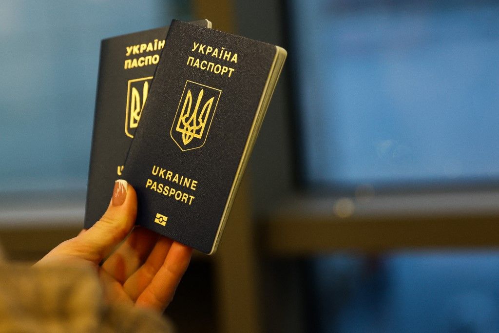 Ryanair At Krakow Airport
útlevél
kettős állampolgár
