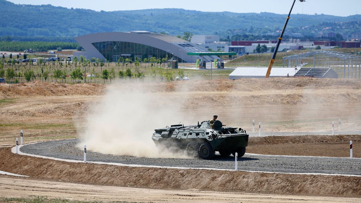 Betonbiztosnak tűnik a 2,5 százalékos növekedés, hacsak a háború nem szól közbe