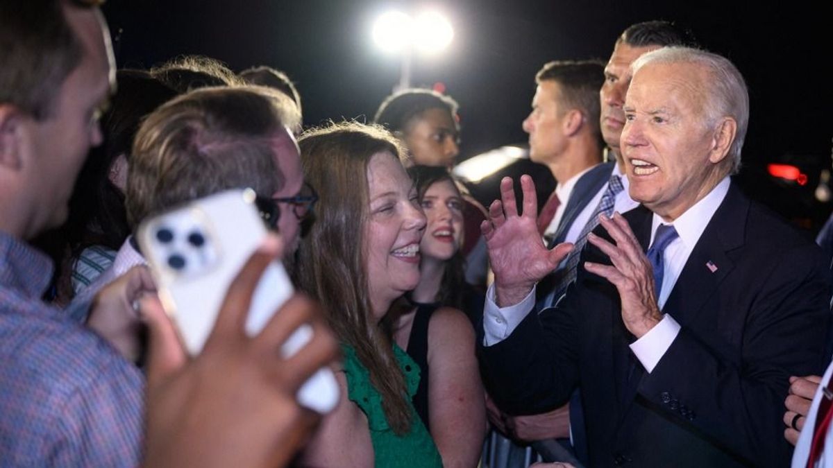 Katasztrofális szereplése miatt Biden elveszítette a független és bizonytalan szavazókat