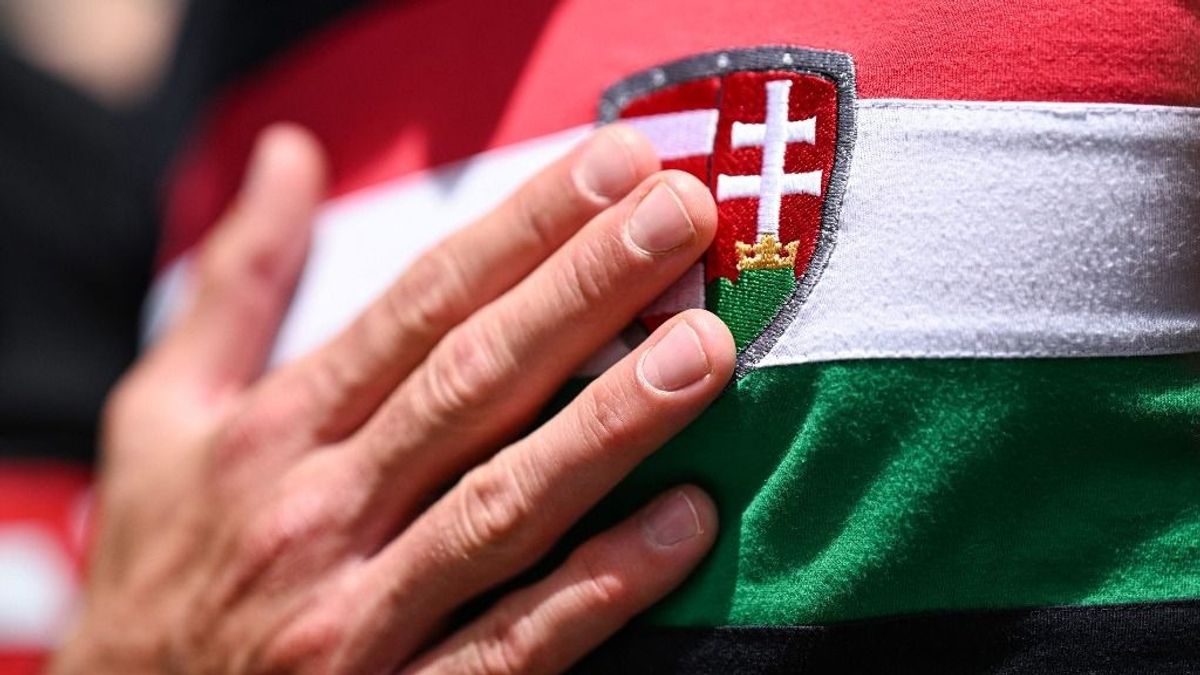 Foci-Eb 2024: hatalmas buli alakul Kölnben – ezrével vonulnak a magyarok a város utcáin