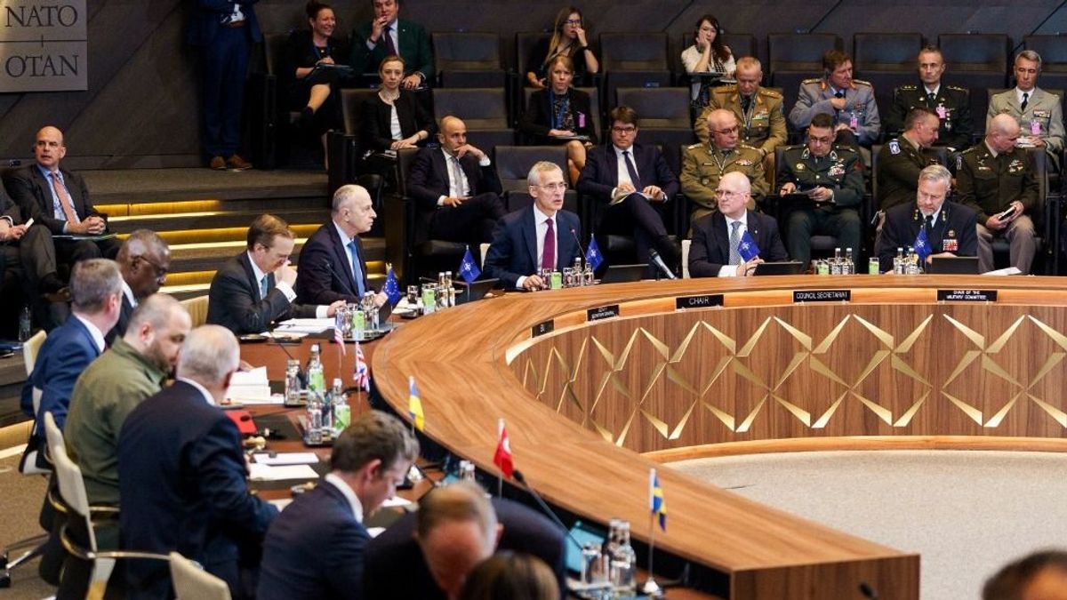 Natő-főtitkár: hosszú távon kell támogatni Ukrajnát