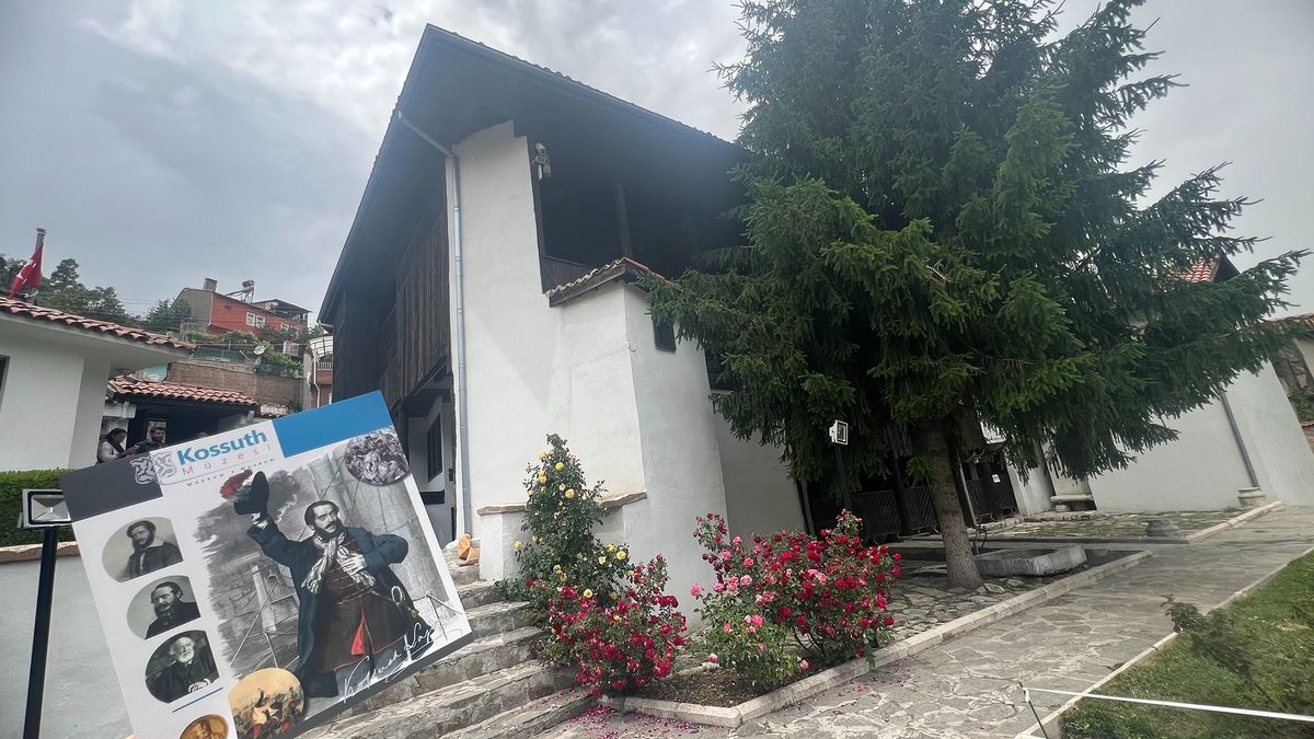 A törökök nagy becsben tartják, gondosan ápolják a magyar emlékeket