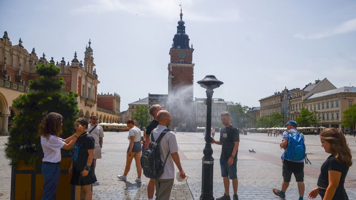 Berobban a nyár: extrém erős lesz a nap hétfőn – védekezni kell a leégés ellen