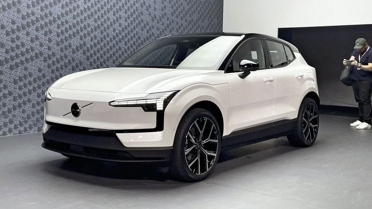 Elektromos autó: Visszahívja legújabb csúcsmodelljeit a Volvo