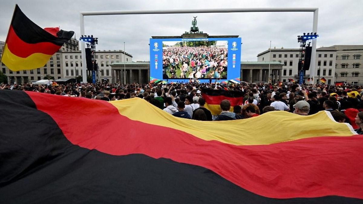 Foci-Eb 2024: szupercella éri el Düsseldorfot, bezárják a szurkolói zónákat
