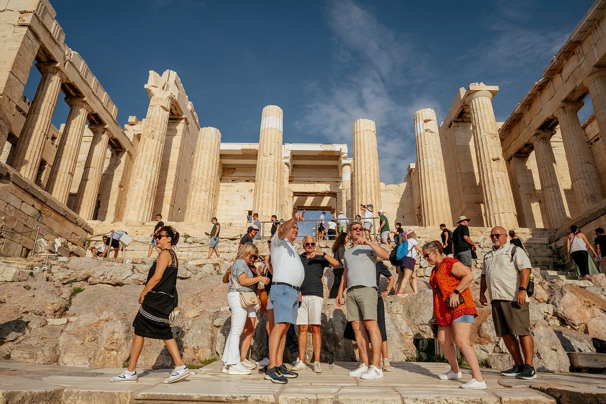 Tourists outside The Parthenon, Acropolis, UNESCO World Heritage Site, Athens, Greece, Europe (Photo by Ben Pipe / Robert Harding Heritage / robertharding via AFP), Akropolisz, Parthenon, 