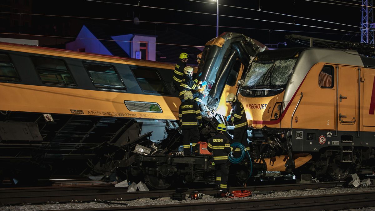 Vonatbaleset – vegyi anyagot szállított a személyszállítónak ütközött tehervonat
