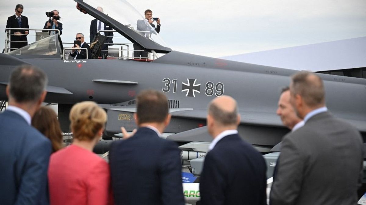 Németország fegyverkezik: újabb Eurofighter harci gépeket vásárolhat