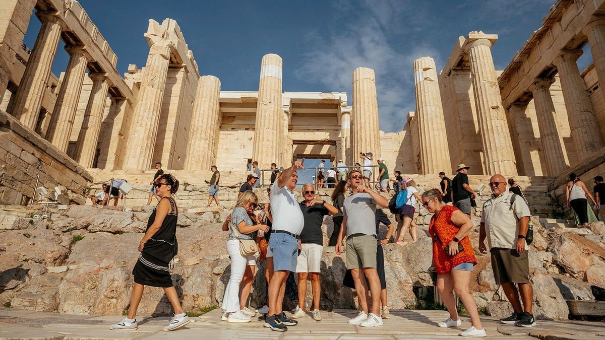 Az Akropoliszt is lezárták a görögök, akkora a hőség