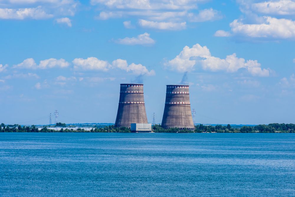 Cooling,Towers,Of,Zaporizhzhia,Nuclear,Power,Station,Near,City,Enerhodar, atomerőmű