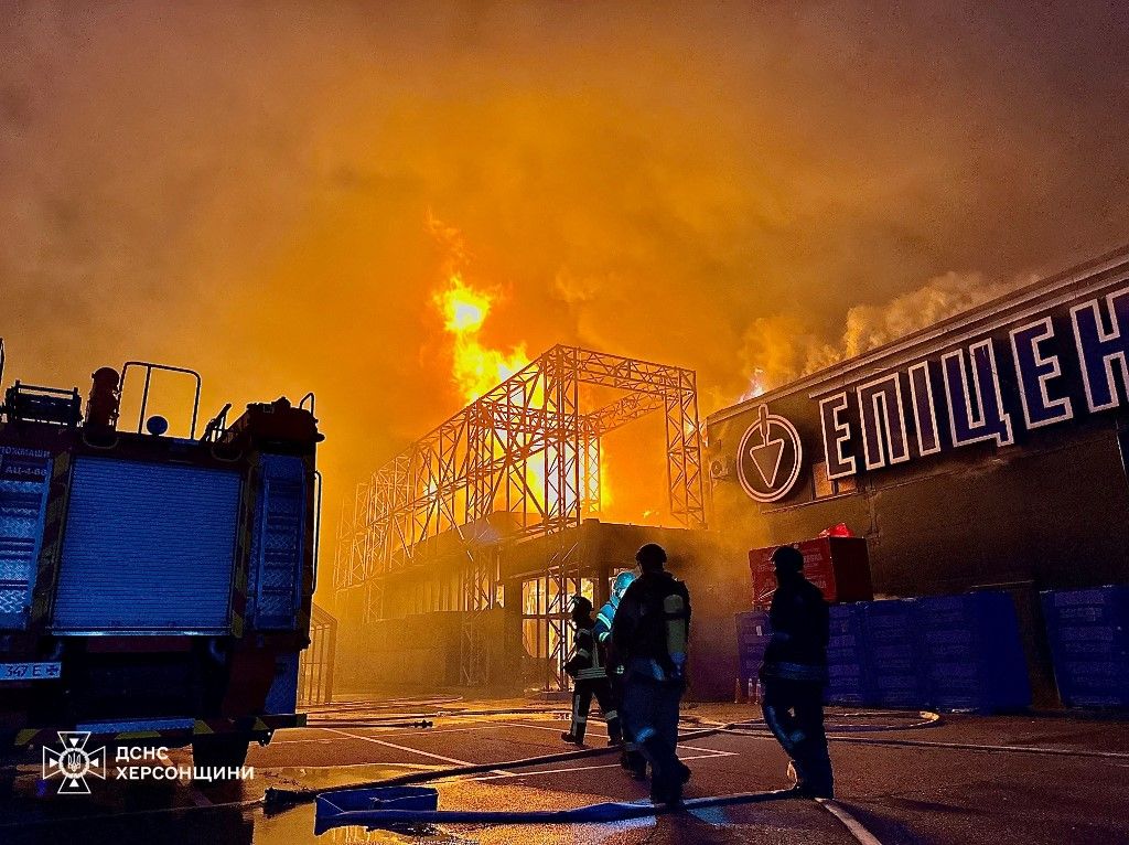 Fire breaks out in 5 different areas due to Russian attack on Kherson, says Ukraine