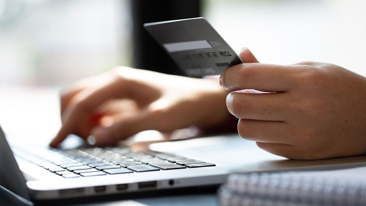 MNB Fogyasztói percek – Az online termékértékesítés csapdái