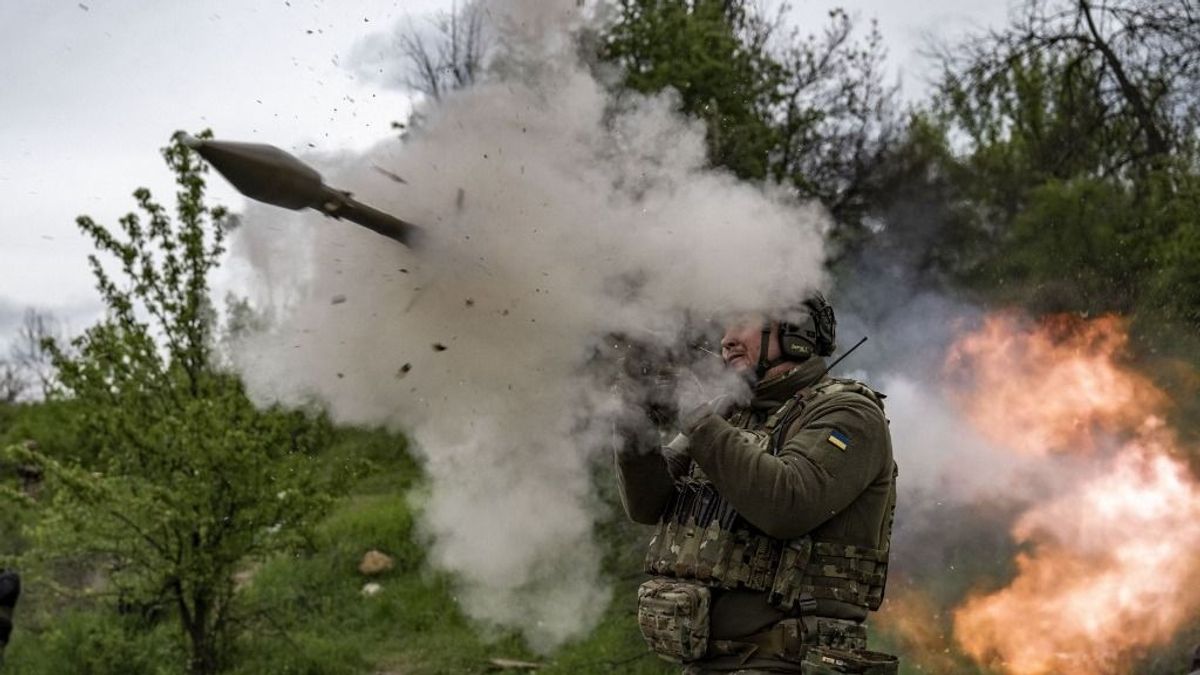 Több orosz civil életét vesztette ukrán tüzérségi támadásokban Belgorodban