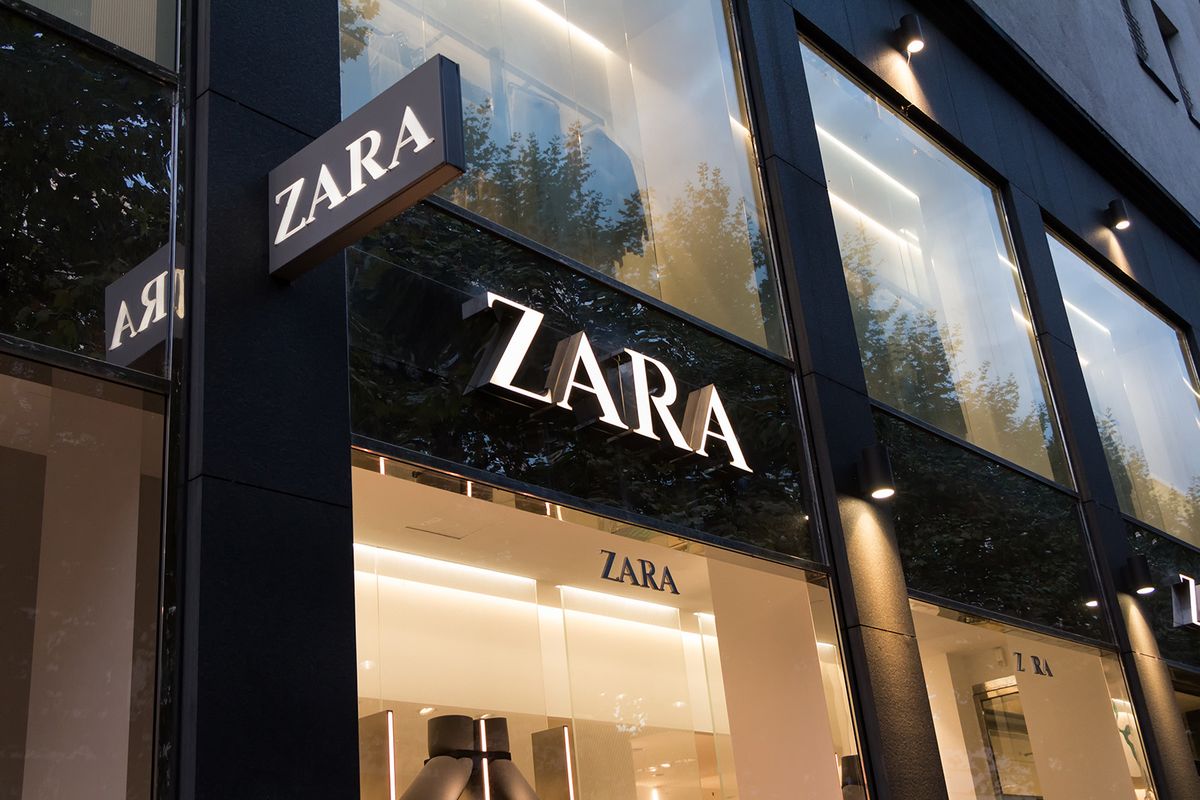 Zara, Inditex, Stuttgart,,Germany,-,September,11,,2022:,Zara,Logo,On,Zara's
