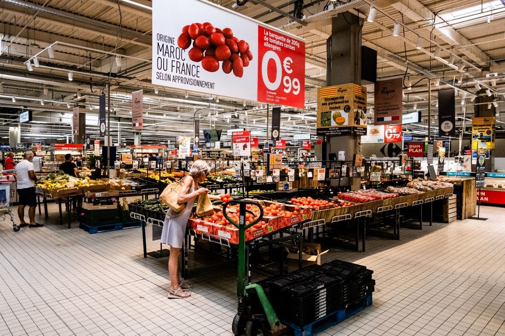 FRANCE - SUPERMARKET, marokkói paradicsom