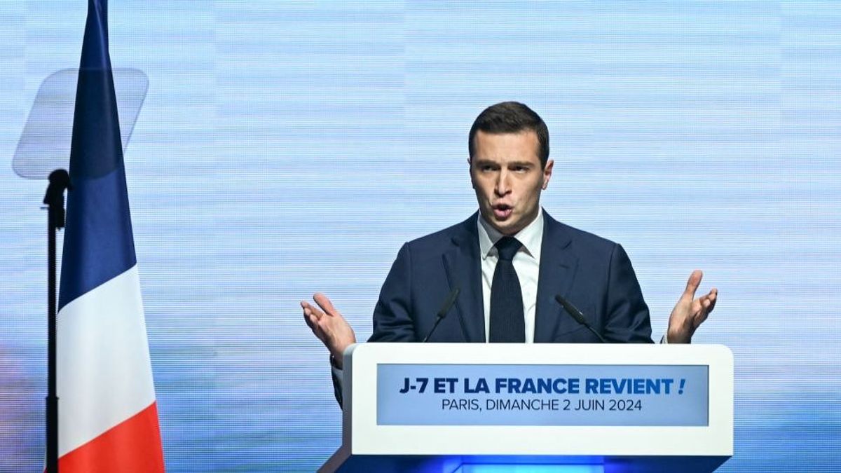 Le Pen pártja abszolút parlamenti többségre hajt
