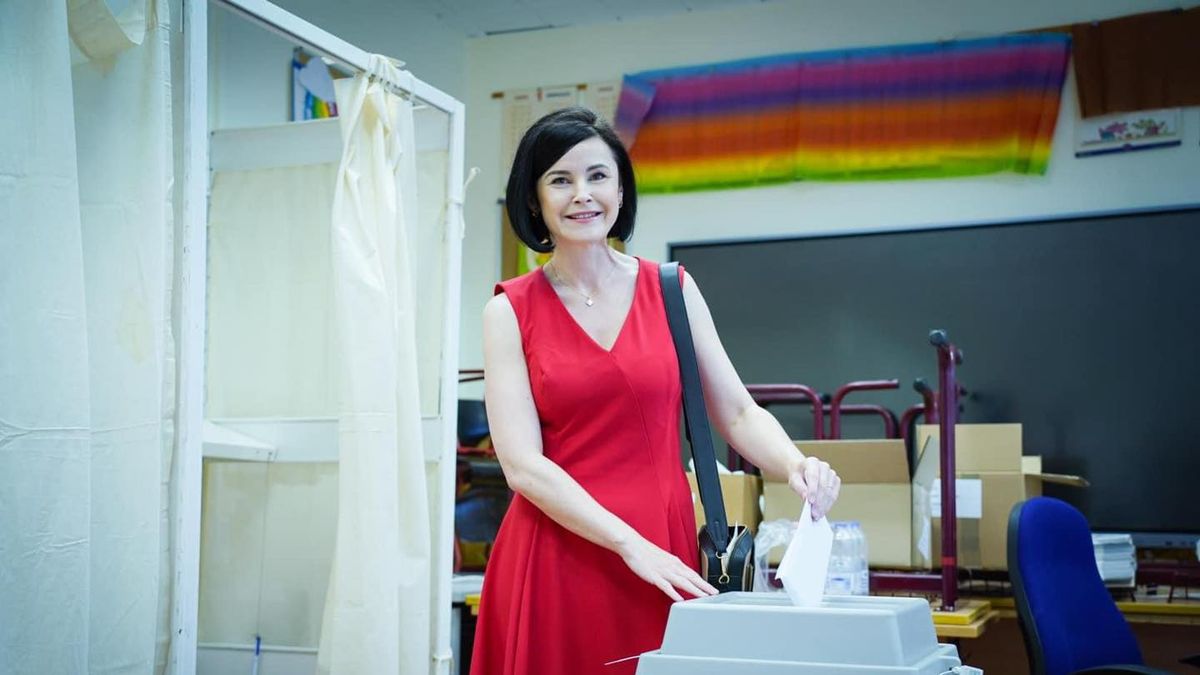 Szétesett az MSZP: lemondott Komjáthi Imre és Kunhalmi Ágnes is