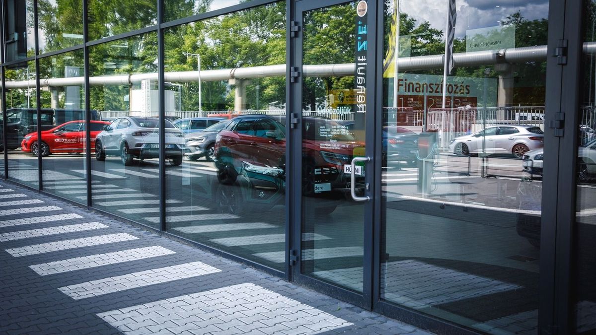 Hazai piac: tízezer alatt az új autók száma – tarolt a magyarok kedvenc modellje