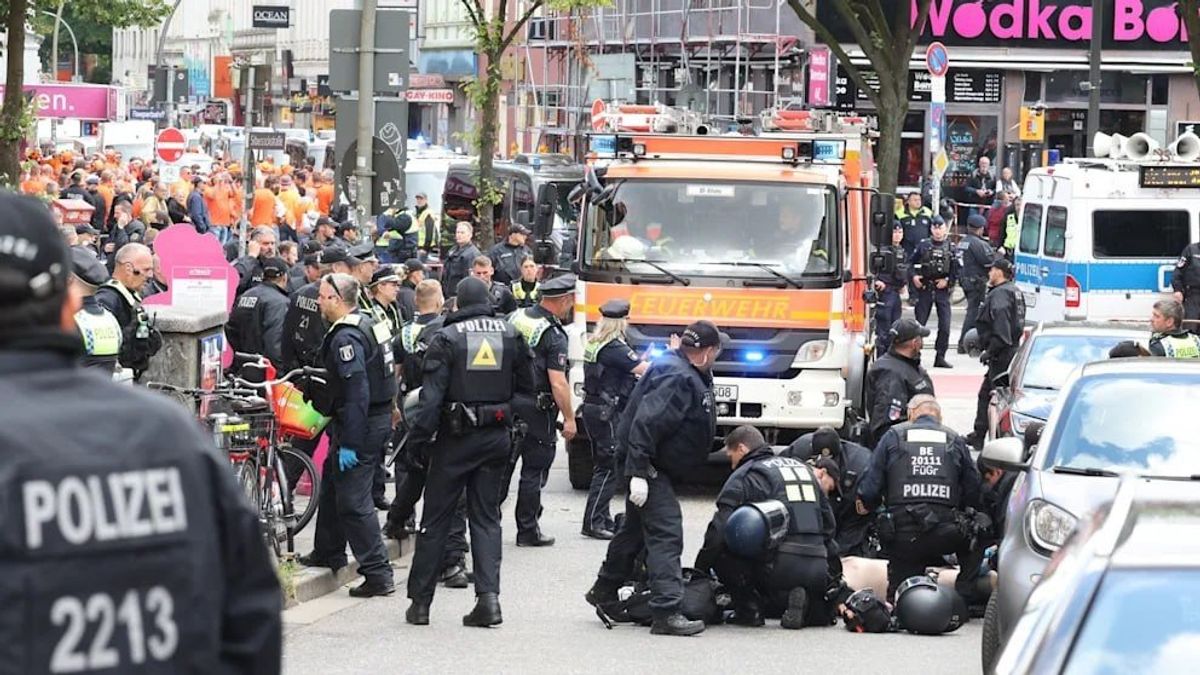 Legalább hat lövést adtak le egy támadóra Hamburgban a lengyel–holland meccs előtt